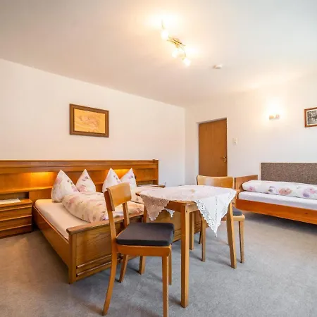 Tiroler Gaestehaus *