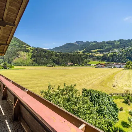 Tiroler Gaestehaus * 齐勒河谷采尔