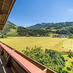 Tiroler Gaestehaus * زيل أم زيلر